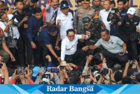 Pj Gubernur Jawa Timur Adhy Karyono, Kapolda Jatim Irjen Pol Imam Sugianto, Pangdam V Brawijaya Mayjen TNI Rafael Granada Baay, serta Ketua SPSI Jatim Ahmad Fauzi, bersatu dengan 20 ribu buruh/pekerja  (IST)