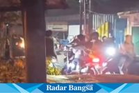 Terlihat grobolan didugs Gangster saat melintas di Jalan Raya Kudu, Kelurahan Sembungharjo, Kecamatan Genuk, Kamis (2/5/2024) (IST)