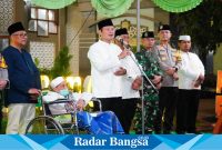 Bupati Yuhronur Efendi saat membuka takbir keliling (IST)