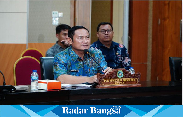 Bupati Lamongan Yuhronur Efendi saat hadiri Rapat Koordinasi Revitalisasi PPN Brondong yang diadakan secara daring melalui Zoom pada Jumat, 31 Mei 2024 (IST)