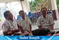 Camat Sugio, Yosep Dwi Prihatono saat di temui di kantor Kecamatan (IST)