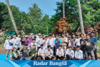 Bakal calon (Bacalon) Wakil Bupati Kabupaten Cianjur, Jawa Barat dari petahana H Muhammad Solih Ibang silaturahmi dengan warga Kelurahan Pamoyanan dan FPPB. (Foto: Mamat Mulyadi/Radar Bangsa)