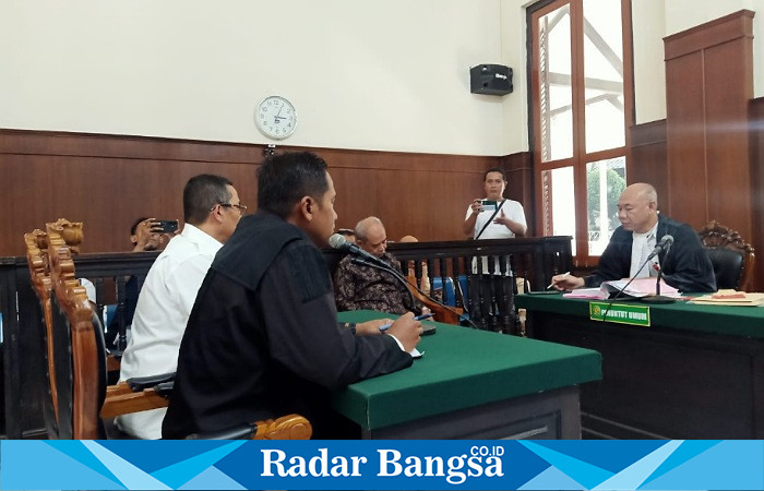  Dekan FH Undar Jombang, Dr. Ramlan sewaktu didengar kesaksiannya di ruang sidang Tirta I PN Surabaya, Rabu (10/7/2024) siang (Foto : YW)