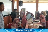 Peserta Imunisasi saat antri di Kantor Desa Dukuhagung (IST)