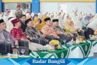 Tampak hadir Bupati Lamongan Yuhronur Efendi dalam Resepsi Milad Pimpinan Wilayah Nasyiatul Aisyiyah Jawa Timur di Gedung Sport Center Lamongan, Sabtu (6/7/2024). (Dok foto Porkopim)