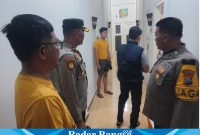 Kapolsek Lamongan Kota Olah TKP di Kost Banjarmendalan (IST)