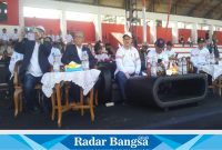 Ketua Harian Koni Jawa Barat bersama Bupati Cianjur H Herman Suherman yang didampingi Ketua KonI Cianjur, H. Azis. (Foto: Mamat Mulyadi/Radar Bangsa)