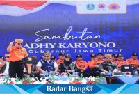  Pj.  Gubernur Jawa Timur, Adhy Karyono acara Sarasehan Gelar Peralatan Penanggulangan Bencana tahun 2024 yang berlangsung di Pantai Boom, Banyuwangi, pada Minggu (14/07). (IST)