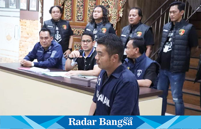 Tersangka penusukan sesama juru parkir dengan belati (Foto/Dok : RB Jateng DIY)