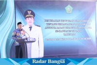 Plt. Bupati Sidoarjo menyerahkan SK secara simbolis kepada 315 anggota BPD di Pendopo Delta Wibawa pada Selasa, (30/07). (ist)