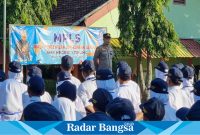 Kanit Reskrim Polsek Tikung, IPTU Sono, SH., saat  Sosialisasi tentang P4GN serta pencegahan kekerasan di lingkungan sekolah, pada hari Selasa (16/07) pagi, pukul 07.00 WIB, lapangan SMP Negeri 1 Tikung  (IST)