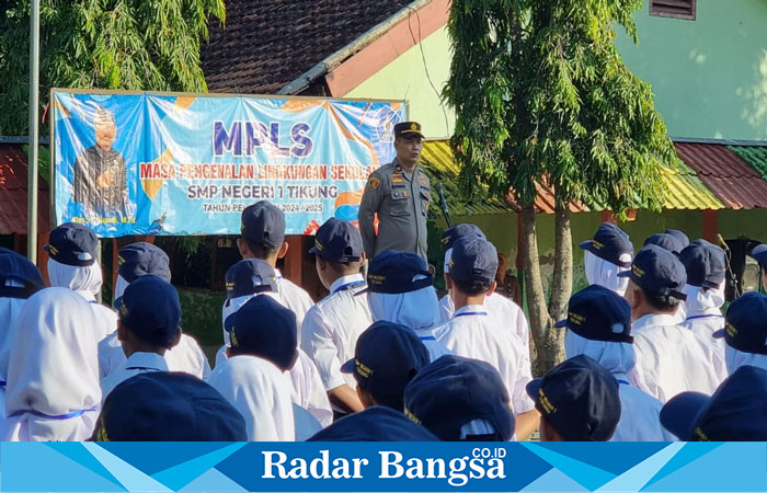 Kanit Reskrim Polsek Tikung, IPTU Sono, SH., saat  Sosialisasi tentang P4GN serta pencegahan kekerasan di lingkungan sekolah, pada hari Selasa (16/07) pagi, pukul 07.00 WIB, lapangan SMP Negeri 1 Tikung  (IST)