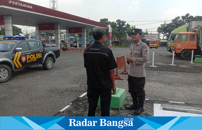 Polsek Tikung melaksanakan patroli dialogis di SPBU Tikung  pada Senin (22/07) pukul 09.15 WIB. (IST)