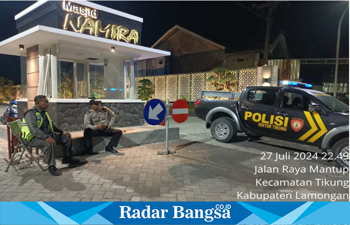 Anggota jaga Polsek Tikung melaksanakan patroli Blue Light di beberapa titik strategis  Masjid Namira pada Sabtu malam, ( 27/07) pukul 23.00 WIB.  (IST)