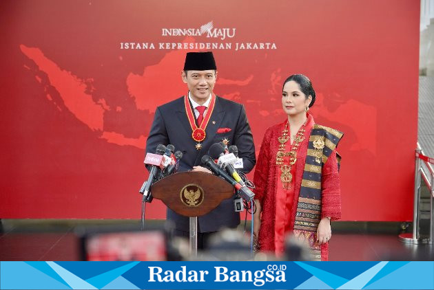 Menteri AHY didampingi istri tercinta saat  Dianugerahi Bintang Mahaputra Nararya dari Presiden Jokowi (IST)