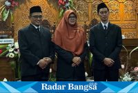 (dari kiri) Suhairi Maghfur, Reni Ramawati, A.Md dan Sulistyo Budi, S.I.P (berkacamata) (foto: Hikam)