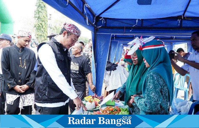 Bupati Yuhronur Efendi saat menghadiri Festival Kuliner (IST)