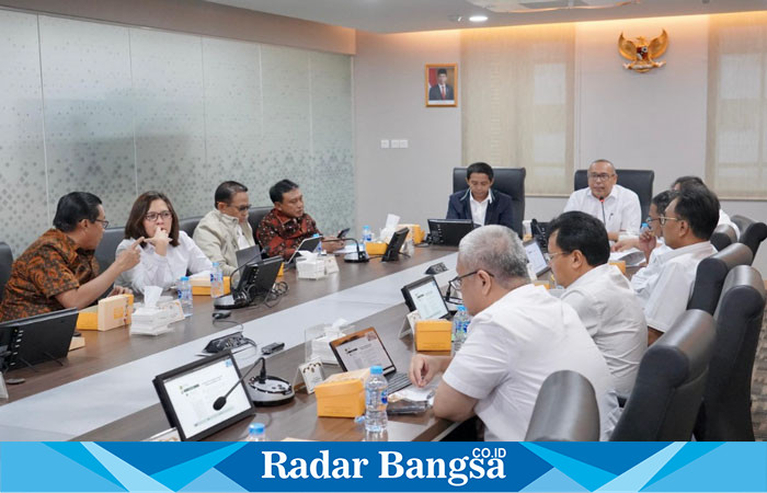 Menteri Agraria dan Tata Ruang/Kepala Badan Pertanahan Nasional (ATR/BPN), Agus Harimurti Yudhoyono (AHY) pimpin Rapim di Kota Bekasi