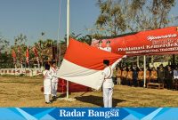 Pengibaran bendara sang saka merah puti di Upacara Detik-Detik Proklamasi dalam rangka memperingati  HUT Republik Indonesia yang ke-79. di Lapangan Desa Bakalanpule, , pada Sabtu  Sabtu (17/08/2024) mulai pukul 08.00 WIB. (IST)