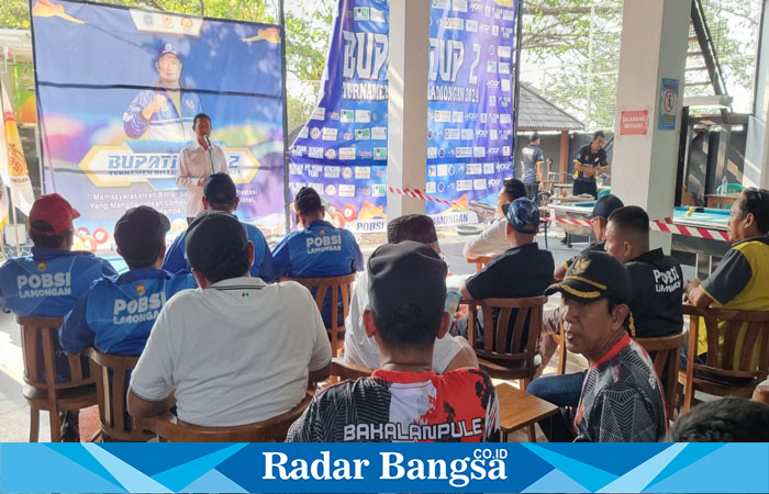 Dr. H. Yuhronur Efendi, MBA, secara resmi membuka Bupati Cup 2 Turnamen Biliar Lamongan 2024 di Cafe Tematik Utara Pasar Hewan Tikung, Desa Bakalanpule, Kecamatan Tikun(24/08)