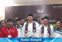 Ahmad Amir Aslichin dan Edi Widodo secara resmi mendaftarkan diri sebagai calon Bupati dan Wakil Bupati di Komisi Pemilihan Umum  Sidoarjo. (IST)