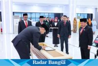 Menteri AHY saat melantik Direktur Jenderal Pengendalian dan Penertiban Tanah dan Ruang (Dirjen PPTR), Jonahar (Dok Istimewa)