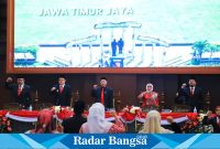 Pj Gubernur Jawa Timur, Adhy Karyono,  saat mengikuti Rapat Paripurna Istimewa di Gedung DPRD Provinsi Jatim pada Jumat (16/8). (IST)