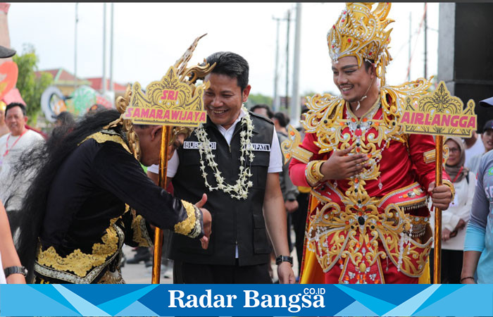 Plt Bupati Subandi saat menghadiri  Lomba Karnaval HUT RI  (IST)