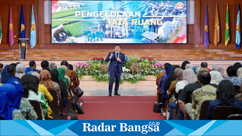 Menteri Agraria dan Tata Ruang/Kepala Badan Pertanahan Nasional (ATR/BPN), Agus Harimurti Yudhoyono (AHY) memberikan kuliah umum pada rangkaian kegiatan Dies Natalis Universitas Padjadjaran (UNPAD) pada Kamis (19/9/2024). 