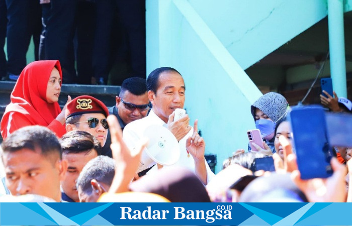 Presiden Jokowi saat mengunjungi Pasara Sopo Nyono (IST)