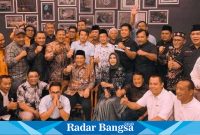 Kekuatan pasangan BAIK (Bandi-Mimik) semakin solid setelah Bambang Haryo Soekartono (BHS) resmi bergabung dalam tim pemenangan bakal calon Bupati dan Wakil Bupati Sidoarjo, Subandi, SH, M.Kn dan Hj. Mimik Idayana. 