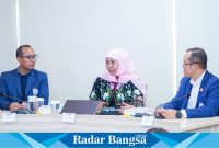 Gubernur Jawa Timur periode 2019-2024, Khofifah Indar Parawansa, hadir sebagai pembicara dalam acara Pascasarjana Universitas Airlangga (Unair) bertajuk 