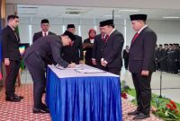 Menteri Agraria dan Tata Ruang/Kepala Badan Pertanahan Nasional (ATR/BPN), Agus Harimurti Yudhoyono (AHY) melantik 327 pegawai yang terdiri dari 310 Pejabat Administrator dan 17 Pejabat Fungsional