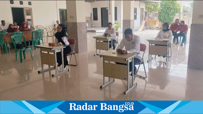 Suasana ujian perangkat desa Pengalangan pada Rabu (18/9/2024) (IST)