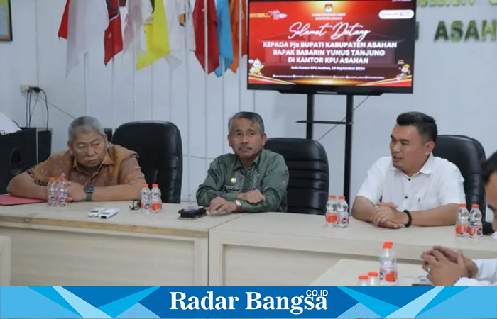 Pjs. Bupati Asahan, Drs. Basarin Yunus Tanjung, M.Si, melaksanakan kunjungan kerja ke KPU  dan Bawaslu Kabupaten Asahan pada Kamis (26/09/2024)