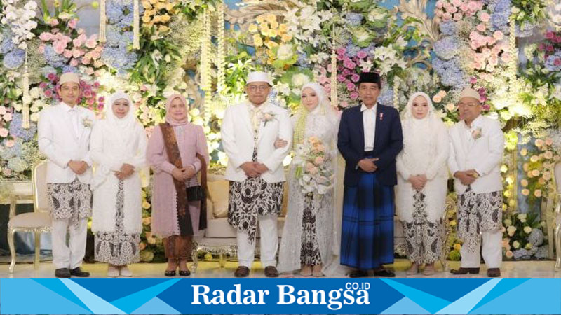 Presiden Jokowi, bersama Ibu Negara Iriana Joko Widodo, Nampak hadir saat foto bersama  (IST)