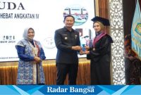 Bupati Lamongan, Yuhronur Efendi hadiri acara wisuda SOTH angkatan IV yang berlangsung di Aula Gajah Mada, lantai 7 Pemkab Lamongan, pada Kamis (12/9/2024). (IST)