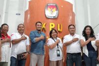 Ketua KPU Kabupaten Kediri, Nanang Qosim bersama bersama FKKM (IST)