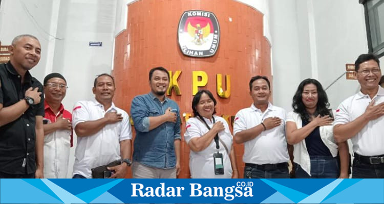 Ketua KPU Kabupaten Kediri, Nanang Qosim bersama bersama FKKM (IST)