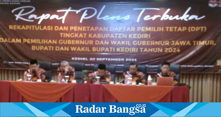 Rapat Pleno Terbuka Rekapitulasi dan Penetapan DPT Pilkada Serentak 2024 di Kabupaten Kediri (foto: Hikam)