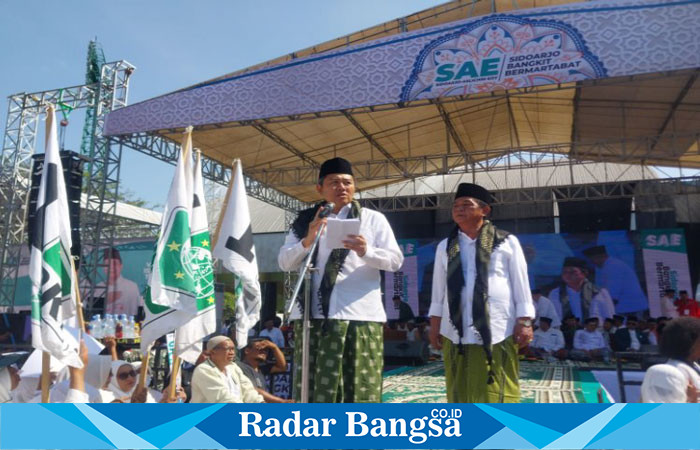 Istighotsah dan Deklarasi pasangan calon bupati dan wakil bupati Sidoarjo, Achmad Amir Aslichin-Edy Widodo (SAE), di area parkir timur Gelora Delta Sidoarjo pada Sabtu, 21 September 2024.