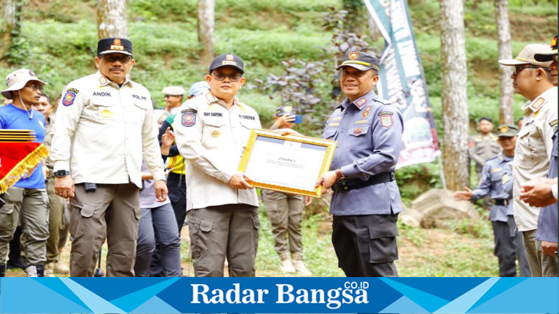 Pj  Gubernur Jawa Timur, Adhy Karyono, memimpin apel penutupan Jambore di Bumi Perkemahan Bedengan, Desa Selorejo, Kecamatan Dau  (ist)