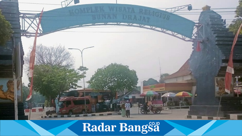 Gerbang masuk wisata Sunan Drajad (IST)