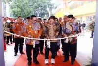 Pj. Gubernur Adhy saat menghadiri Soft Launching Gedung Grand Paviliun Rumah Sakit Saiful Anwar di Malang (IST)