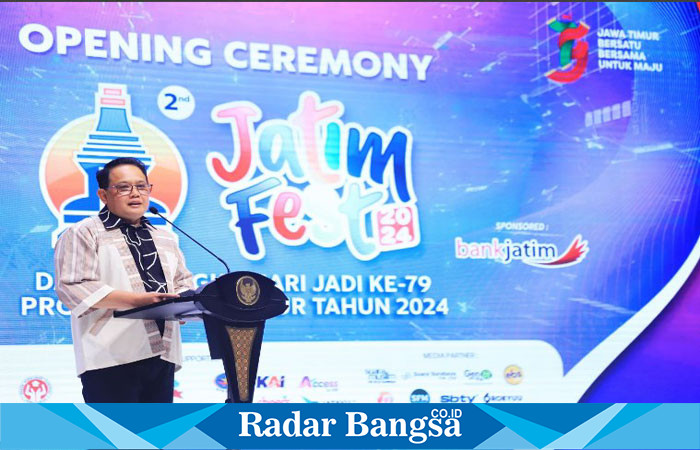 Pj Gubernur Jawa Timur, Adhy Karyono, secara resmi membuka acara Jatim Fest 2024 yang diadakan di Exhibition Hall Grand City Surabaya pada Rabu malam, 2 Oktober 2024