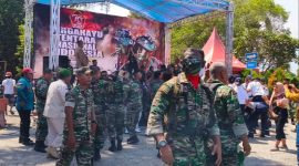 Kodim 0822 Bondowoso menggelar upacara peringatan HUT Tentara Nasional Indonesia (TNI) ke-79