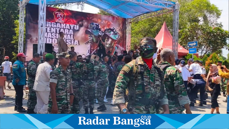 Kodim 0822 Bondowoso menggelar upacara peringatan HUT Tentara Nasional Indonesia (TNI) ke-79