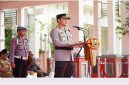 Kapolres Lamongan, AKBP Bobby Adimas Candra Putra, saat  memimpin langsung Apel Pergeseran Pasukan di Alun-Alun Lamongan (IST)