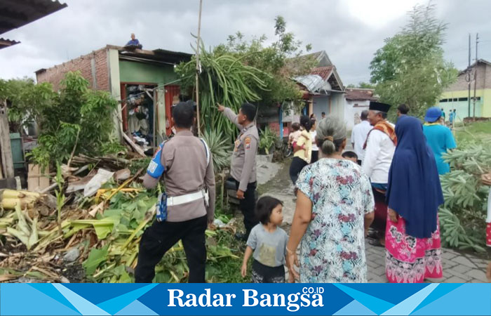 Anggota Polsek Tulangan saat di TKP (ist)