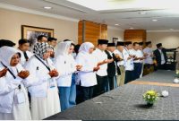 Khofifah - Emil Gelar Doa Bersama Tim Pemenangan Sebelum Debat Pamungkas Pilgub Jatim 2024 (hms)